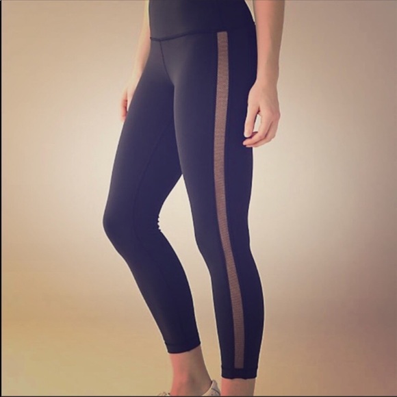 Lululemon High Times Wing Mesh Black Size 2 - Picture 1 of 4